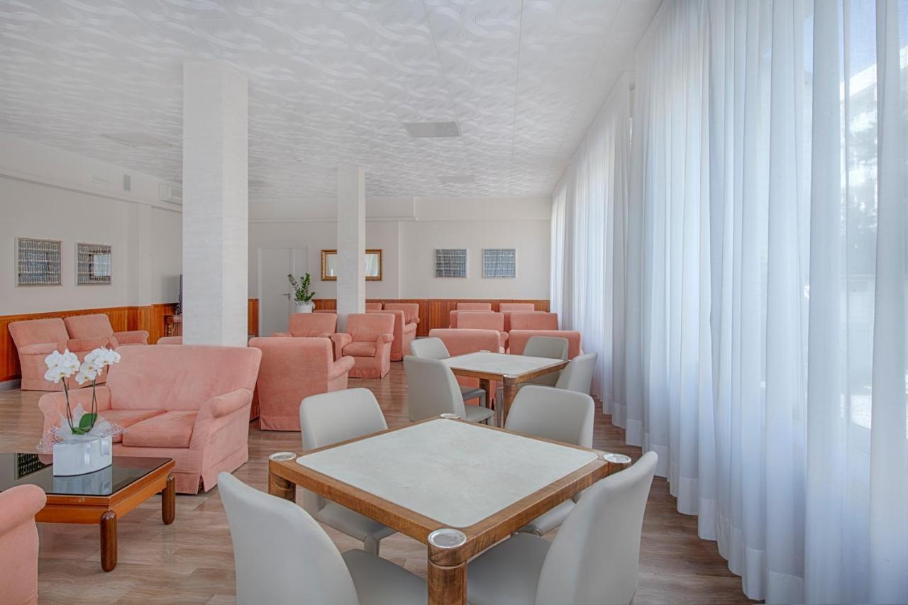 Hotel Continental ミラノ・マリッティマ エクステリア 写真