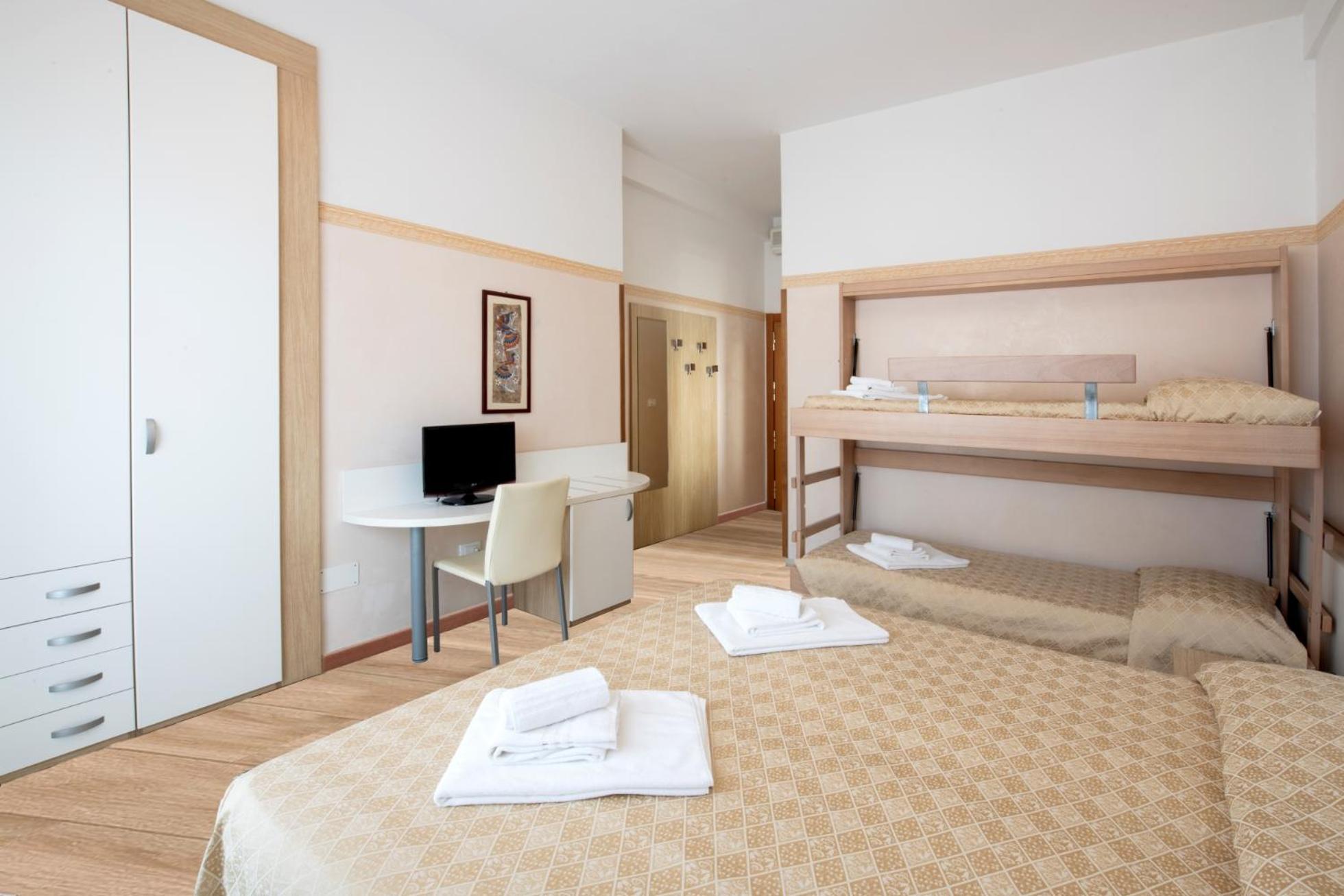 Hotel Continental ミラノ・マリッティマ エクステリア 写真