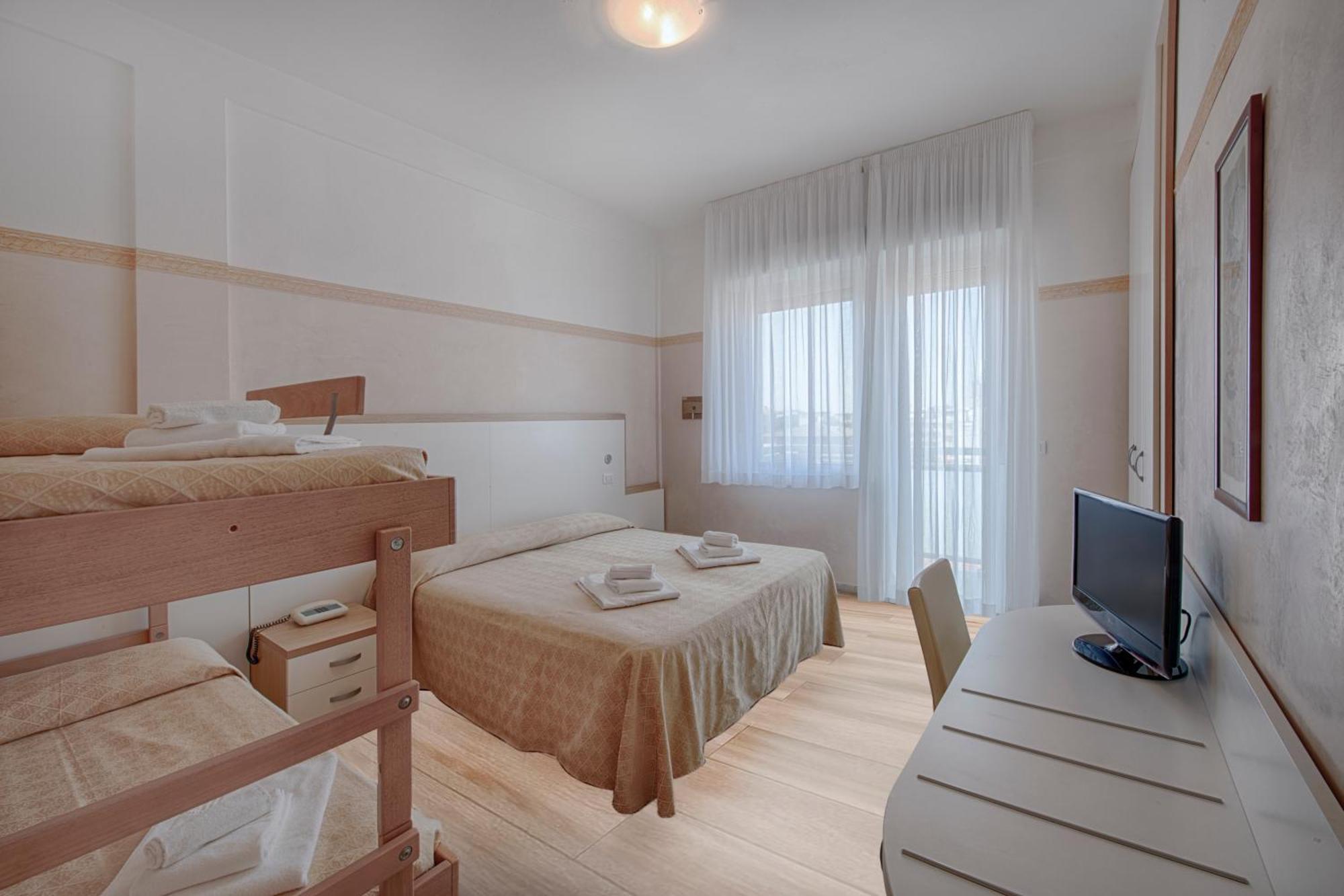 Hotel Continental ミラノ・マリッティマ エクステリア 写真
